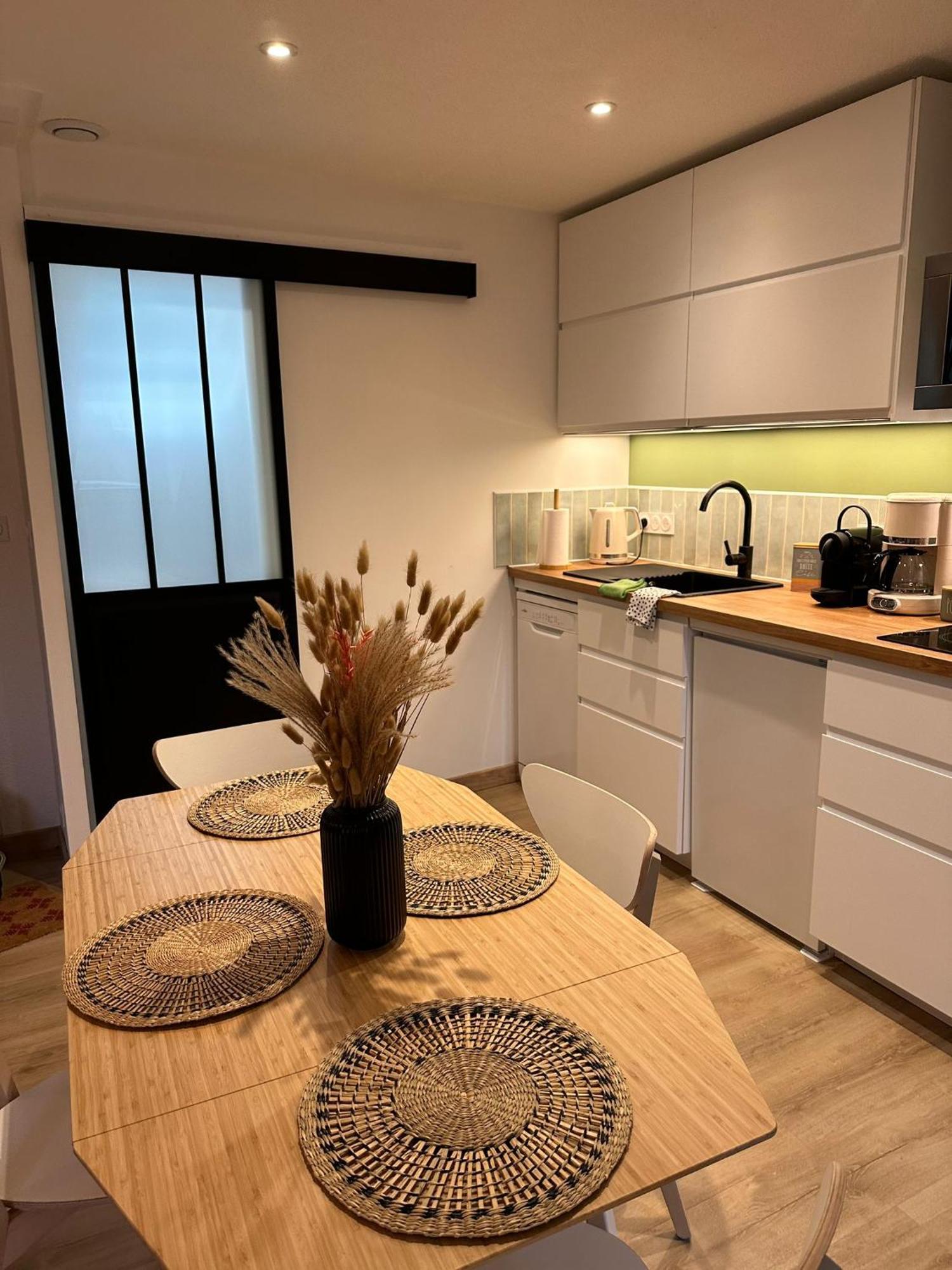 Apartment Les Meubles De Luchon - L'echappee Verte - Centre Luchon, Calme, Wifi Bagneres-de-Luchon